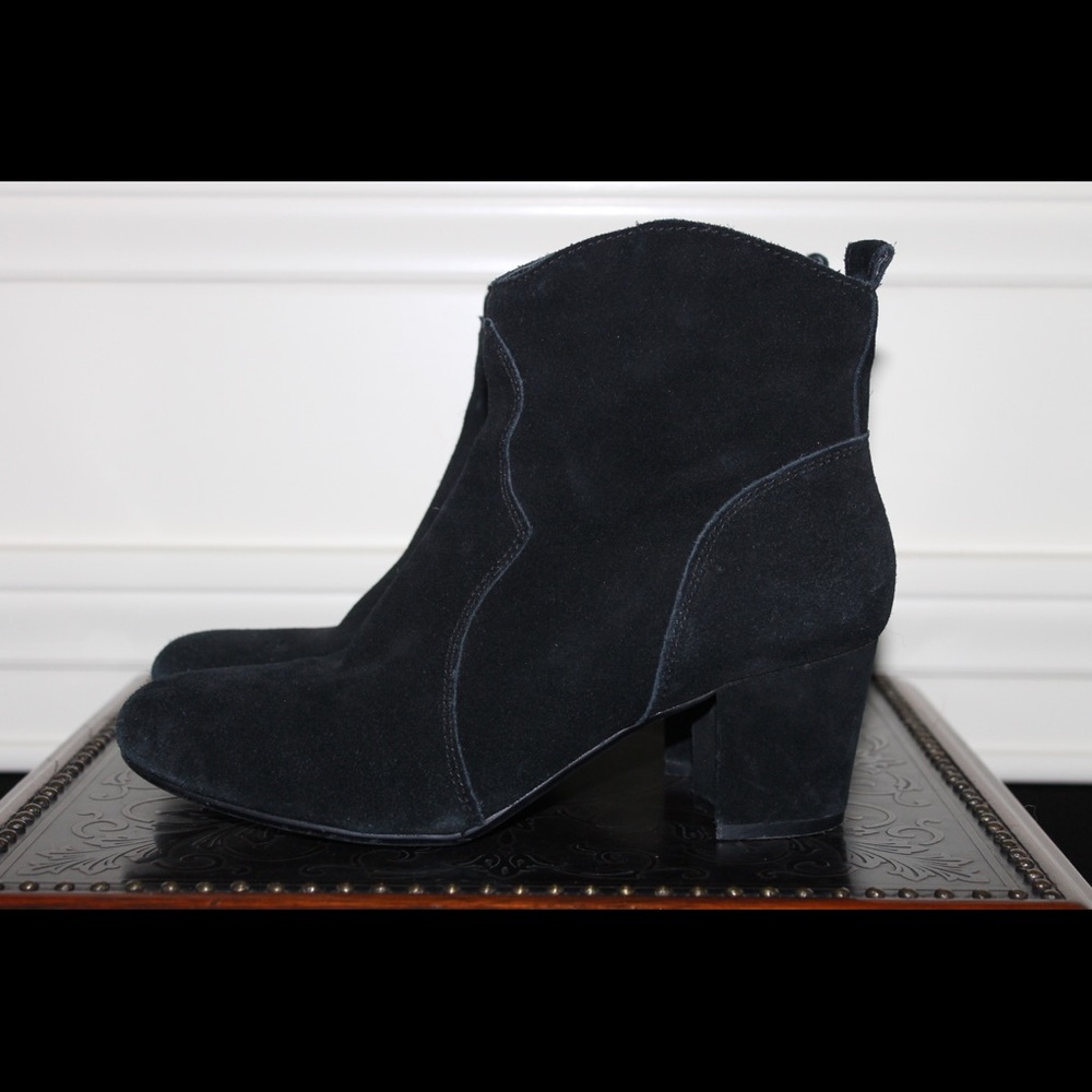 Black suede Ankle boot. size 8. Practically New.